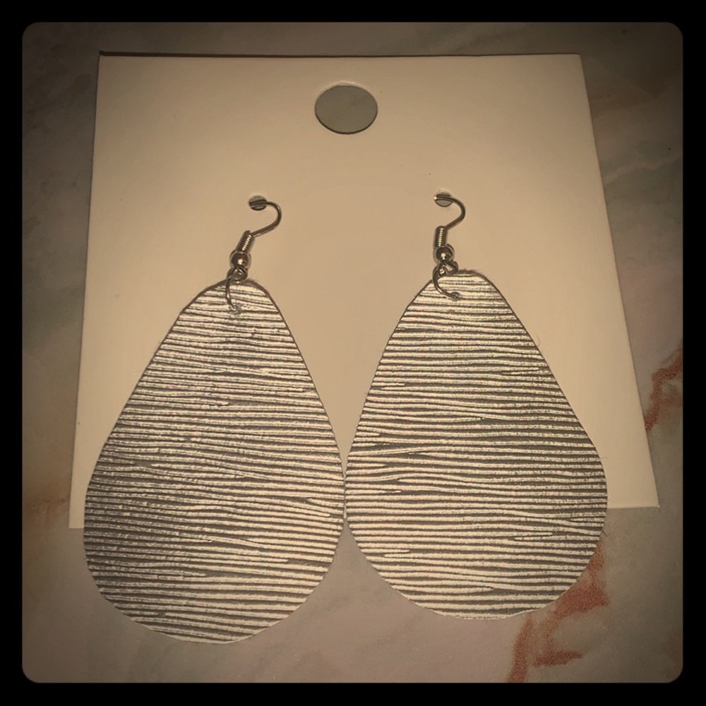 Leather earrings